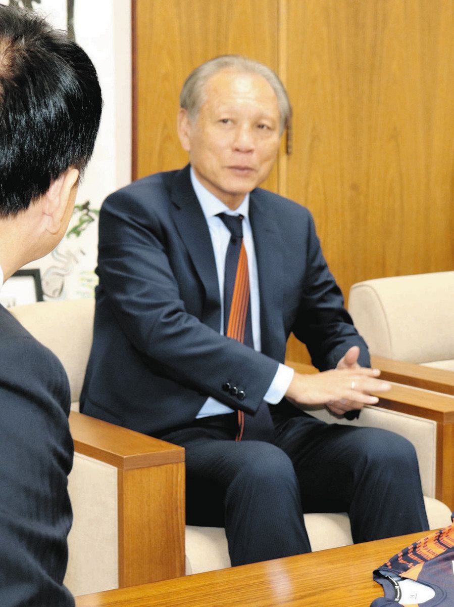 J1浦和「リーグ優勝を」 J2大宮「昇格を目指す」 チーム関係者が