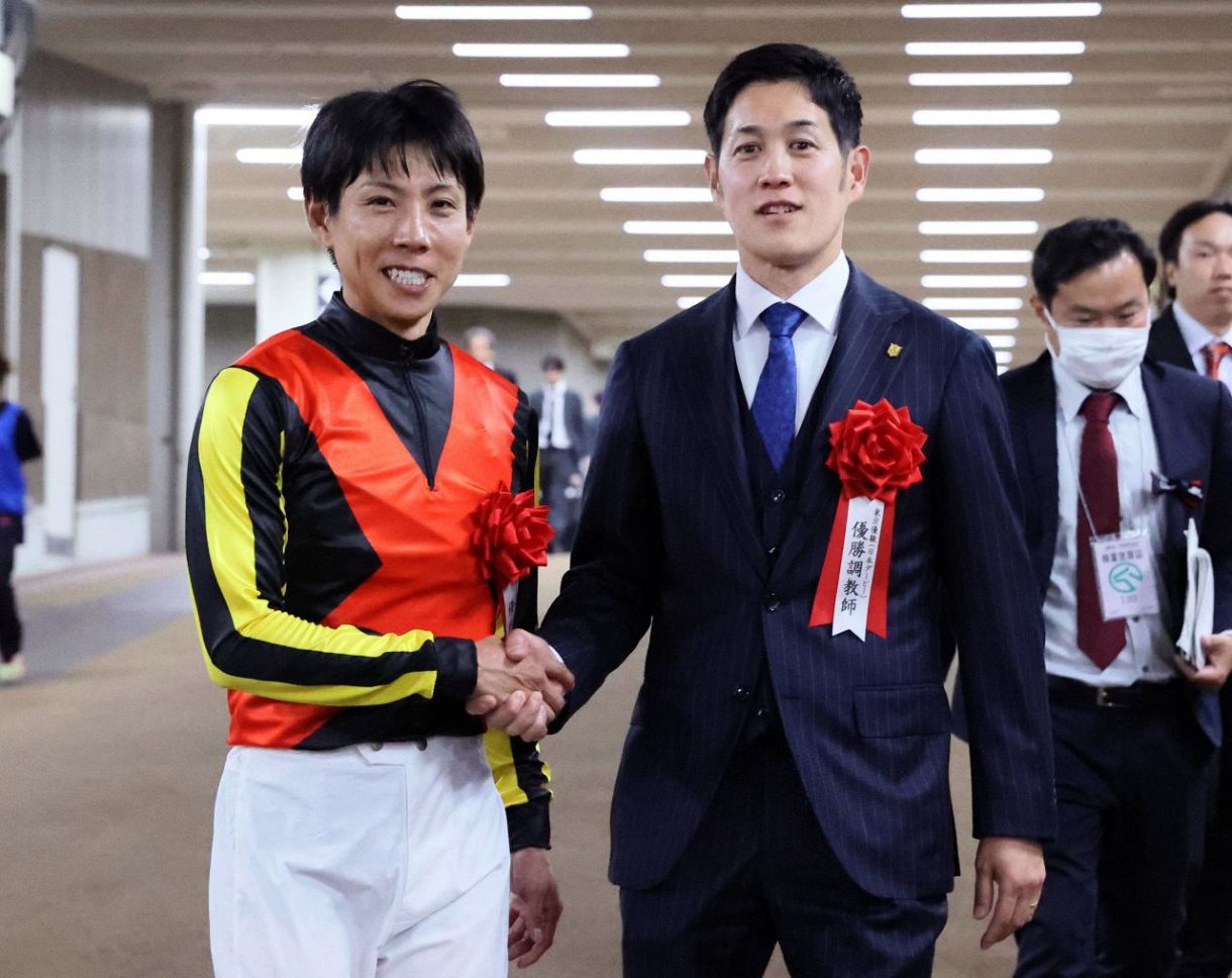 クロワデュノール 日本ダービー セット 日本ダービー2週前追い】クロワデュノール グイッとひと伸び