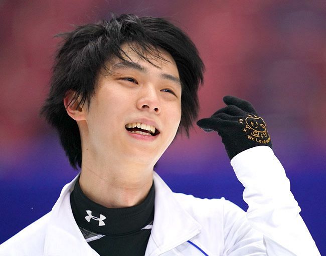 公式】 【あき】羽生結弦選手2015〜2017年A2サイズ新聞まとめて40枚＋α 