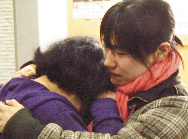 被災地で暮らす 耳の聞こえない人たちの 思い伝えたい 自身もろう者 今村監督 たくましく生きる姿記録 東京新聞 tokyo web