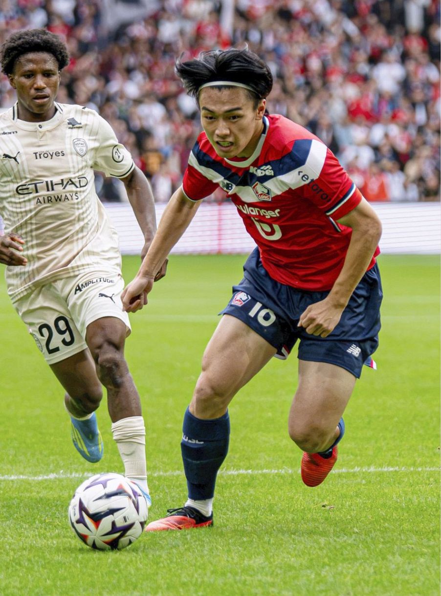 上田 綺 世