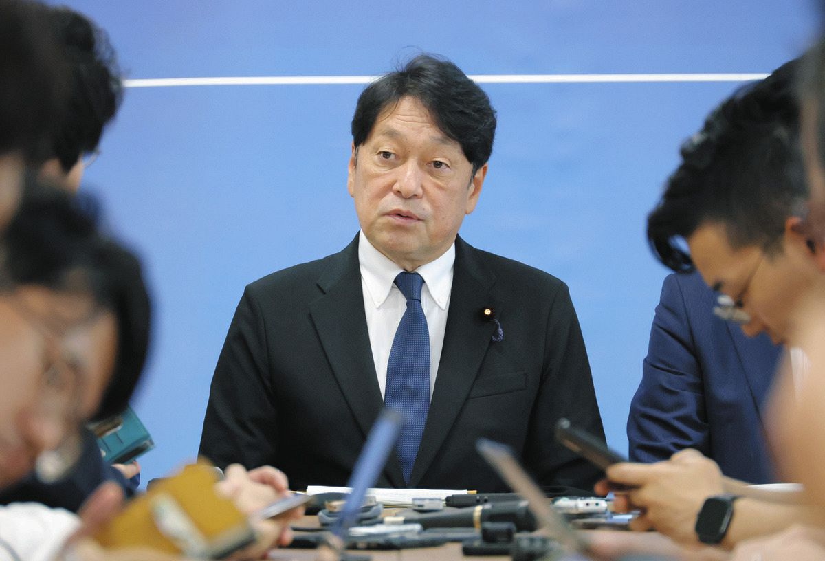 自民党 内