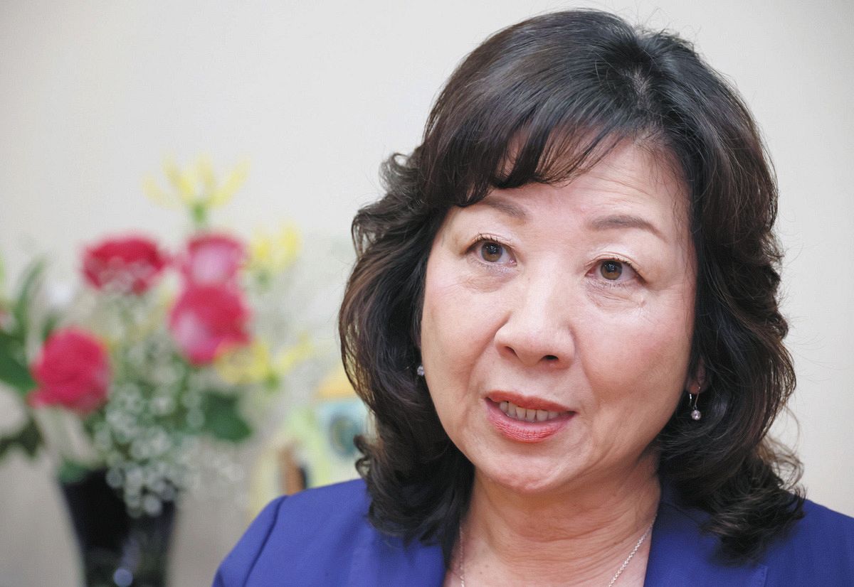 巨乳　国会議員 