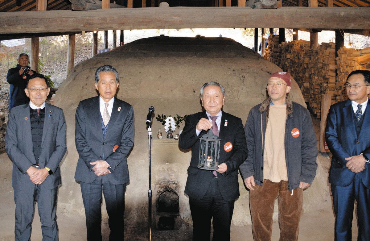 登り窯で8年ぶり陶器作り 益子焼・笠間焼の作家100人超 日本遺産認定5