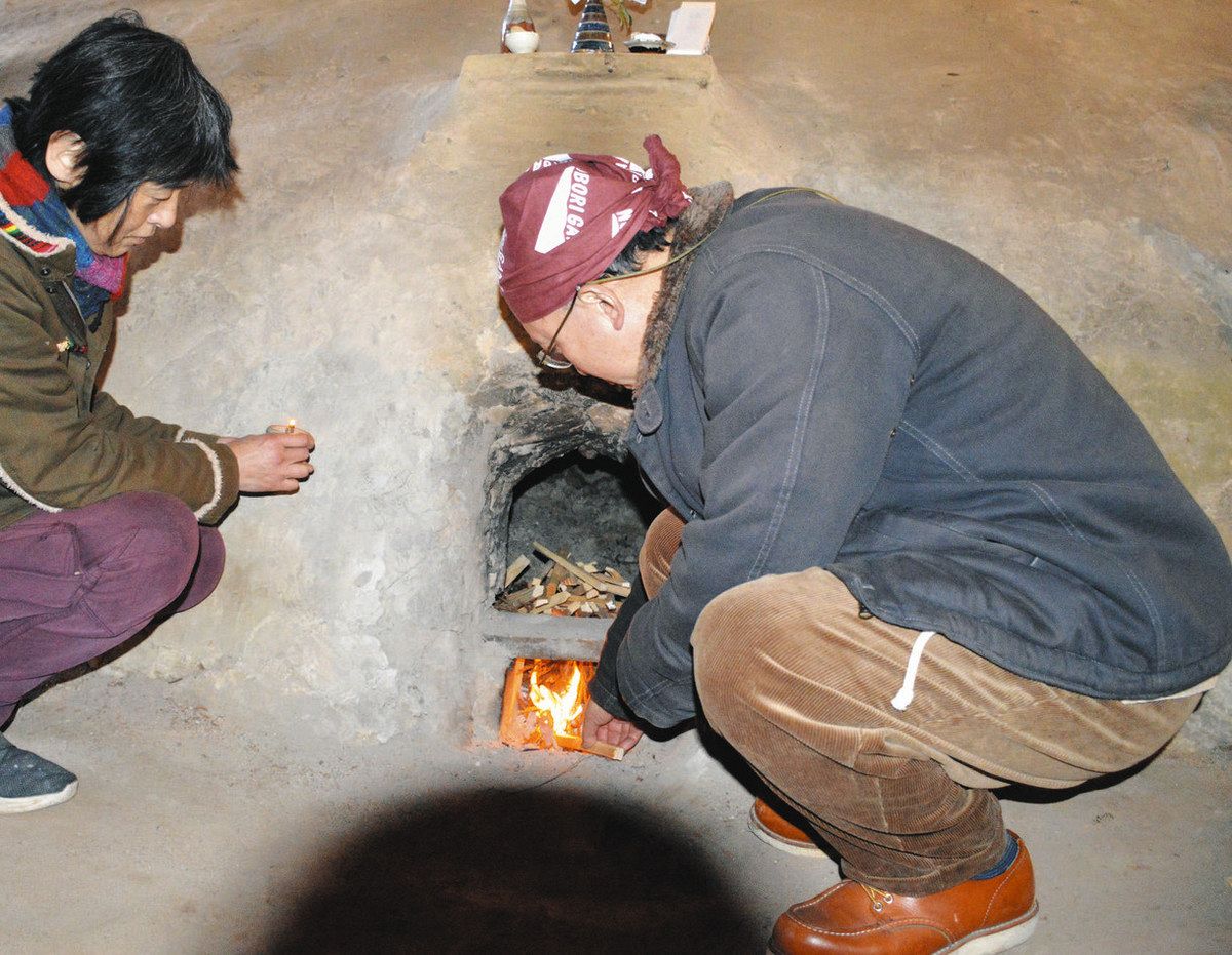 登り窯で8年ぶり陶器作り 益子焼・笠間焼の作家100人超 日本遺産認定5