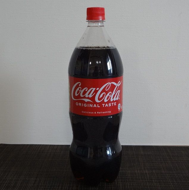 コカ・コーラの1.5Lペットボトル