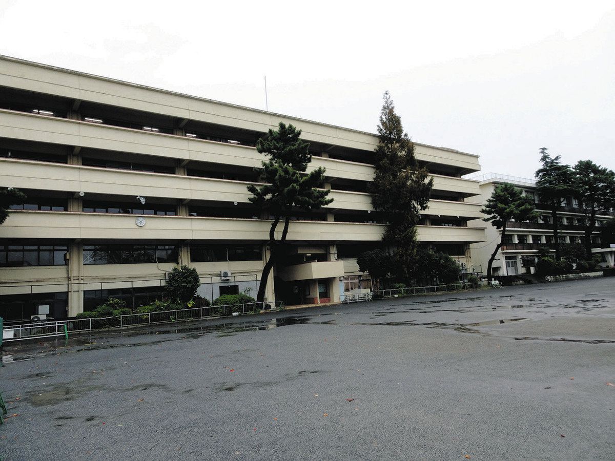 校舎の老朽化が進む神奈川朝鮮中高級学校＝横浜市神奈川区で 