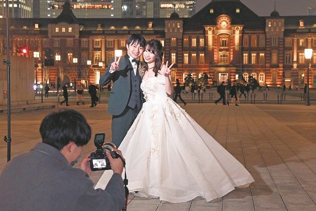 個人撮影　夫婦投稿 東京駅に集まる新郎新婦、なぜ？増えるウエディングフォト、人気の秘密：東京新聞デジタル