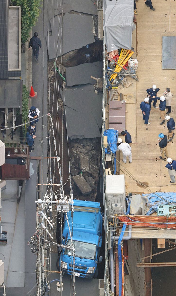 道路陥没 ゴミ収集車はまる 東京 吉祥寺 東京新聞 Tokyo Web