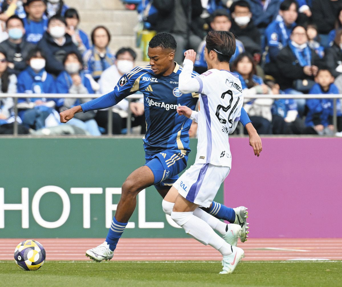 町田ゼルビア・望月ヘンリー海輝 驚速の192センチを支える「はだし練習