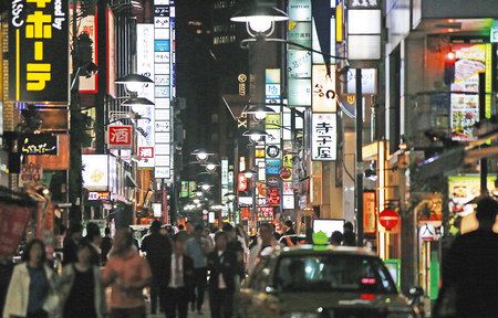 条例で暴排特別強化地域に指定された赤坂３の繁華街＝港区で