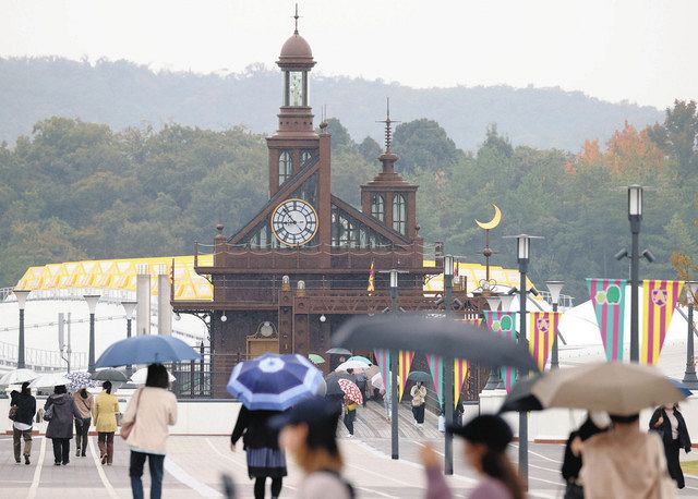 ジブリパークが開園 愛 地球博記念公園内 雨にも負けず初日から行列 東京新聞 Tokyo Web