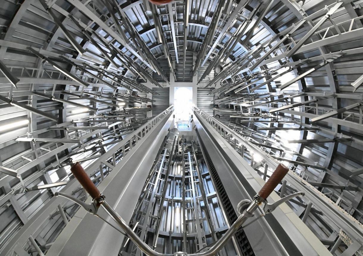 動画】まるでアリの巣、東京の地下で増殖するハイテク駐輪場に潜入した