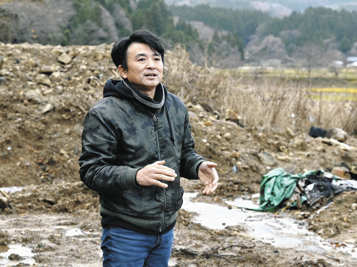 この地に住むな」と言われた気がした 地震と雨で農地ボロボロ 折れかけ