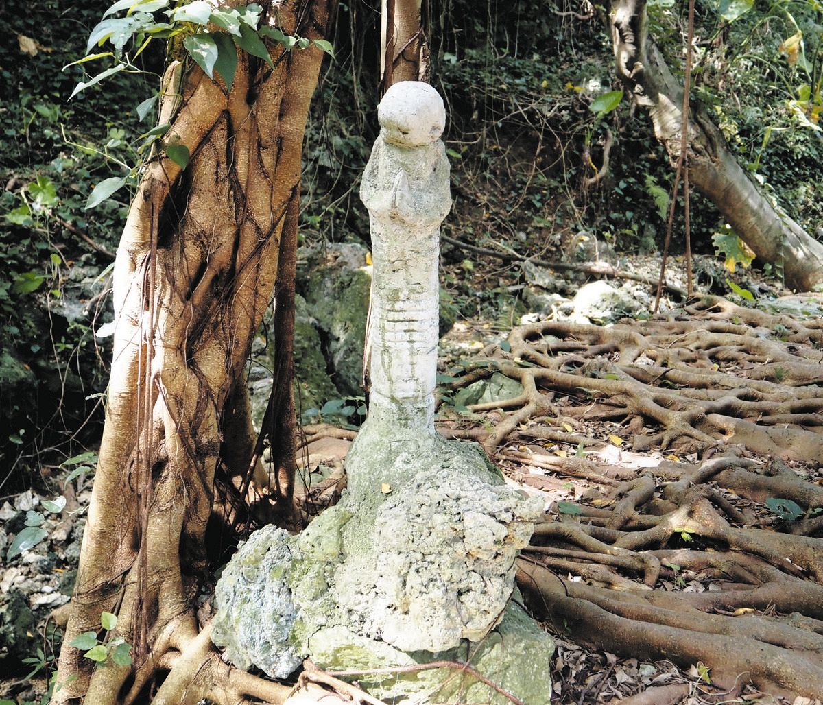 チビチリガマの集団自決 : 「神の国」の果てに 戦争末期「集団自決」はどうやって始まったのか…語り継ぐ沖縄 厳しい