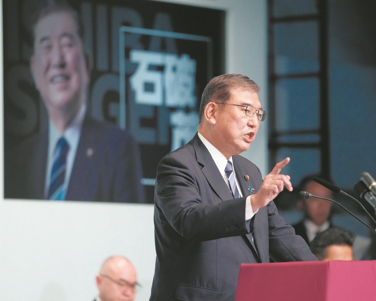 決選投票を前に支持を訴える石破茂氏＝9月27日午後、自民党本部で（木戸佑撮影）