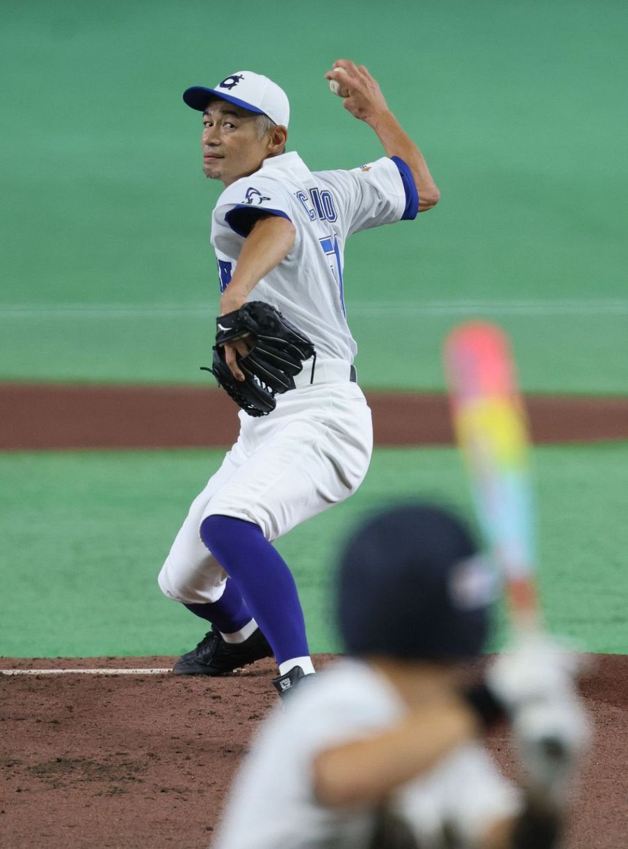 イチローさん 高校野球女子選抜を17奪三振、2年連続完封：東京新聞