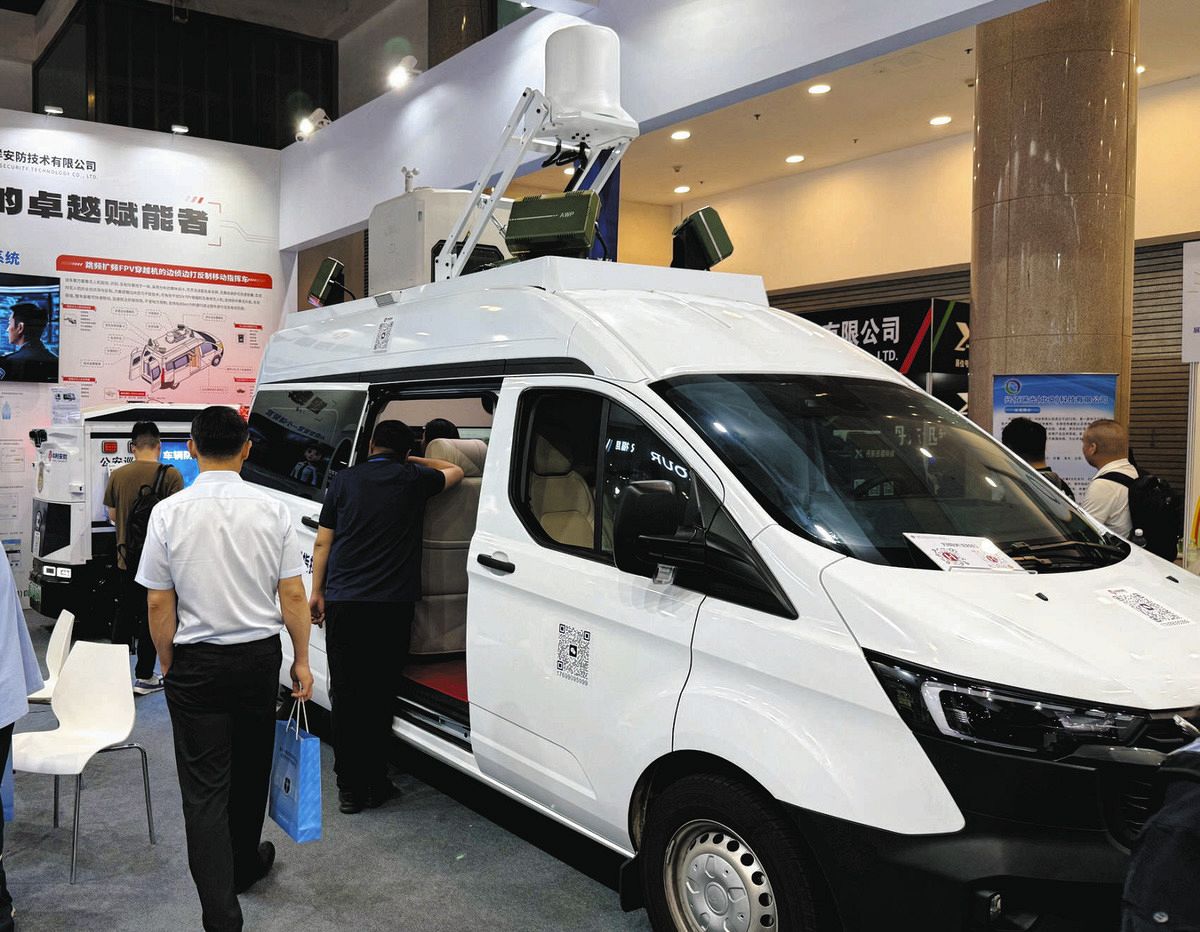 中国の「犯罪・テロ対策」驚きの最新技術…まさか市民の監視にも