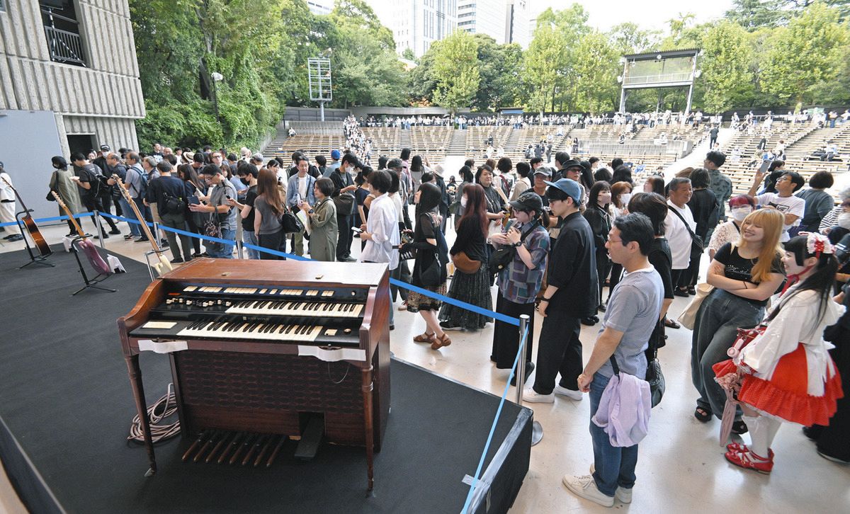 日比谷野音、建て替え前最後のオープンデー大賑わい ギター持参