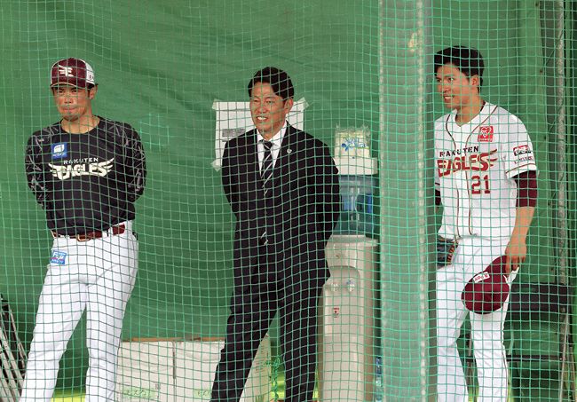 侍JAPAN入りへ】日本代表の井端監督がキャンプを視察！来年のWBC