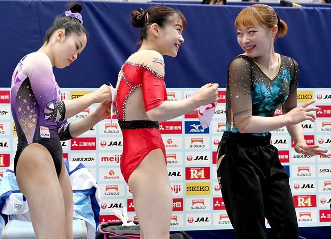 女子体操の平岩優奈、杉原愛子、畠山瞳 仲良く五輪内定 ：東京新聞デジタル