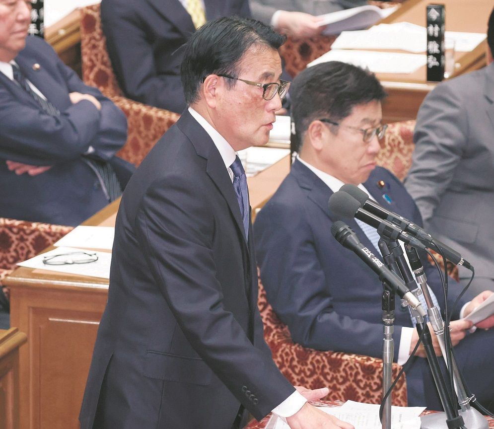 衆院予算委で質問する立憲民主党の岡田克也幹事長＝2月5日、国会で