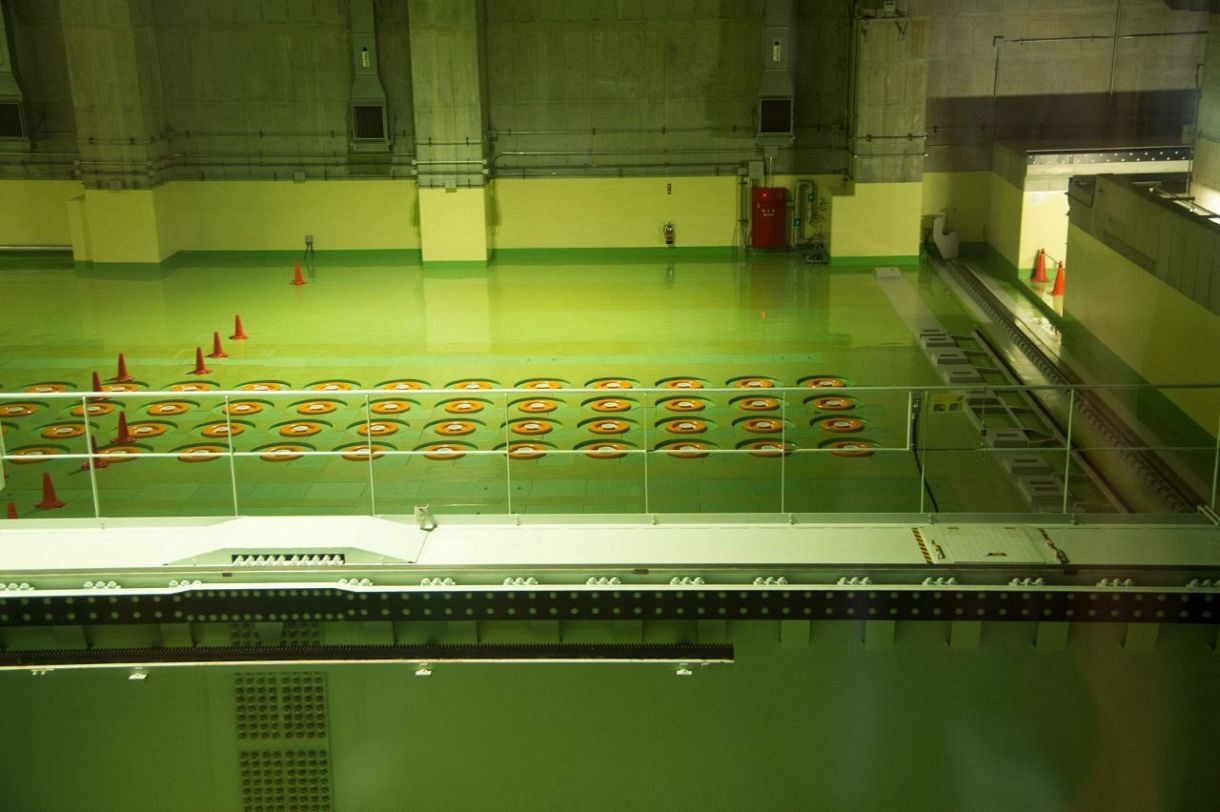 高レベル放射性廃棄物（核のごみ）の保管センター＝青森県六ケ所村で（2017年撮影）