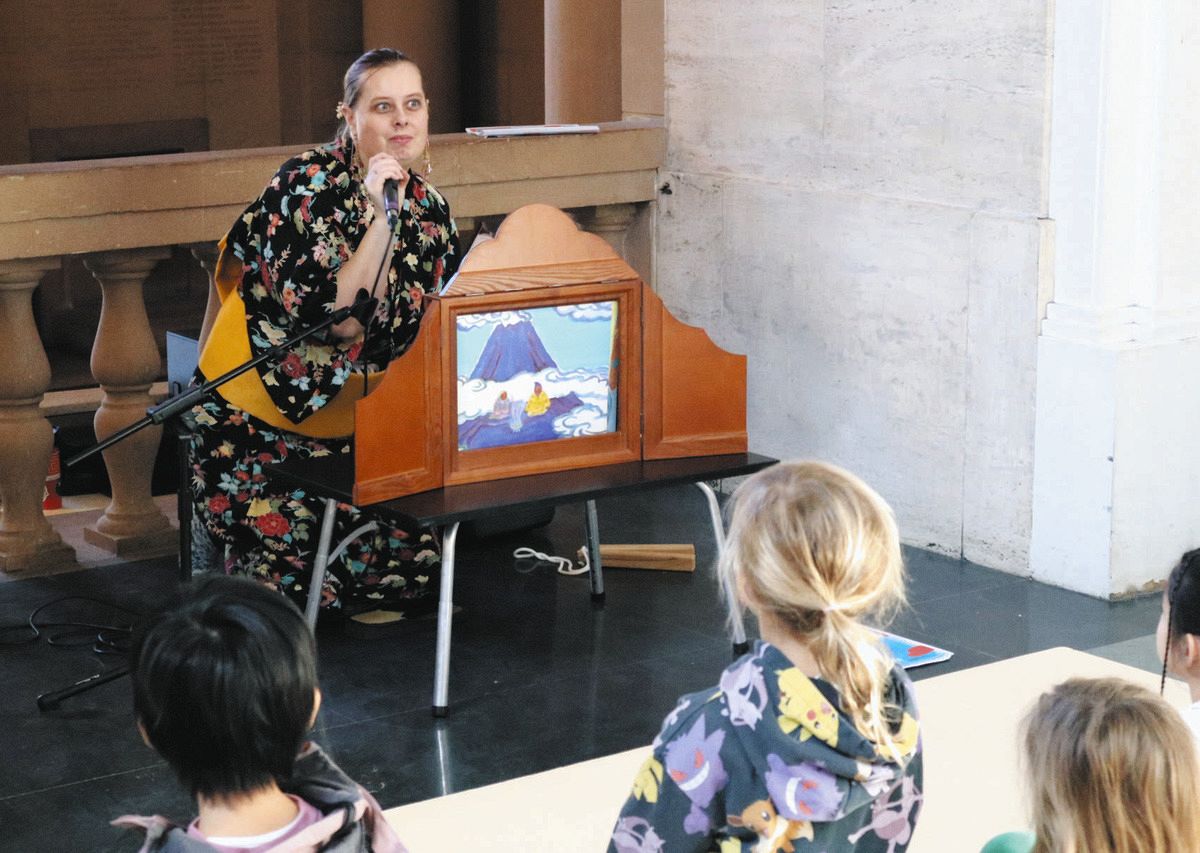 日本生まれ「紙芝居」が美術館で…「魔法のよう」幅広い層を魅了 