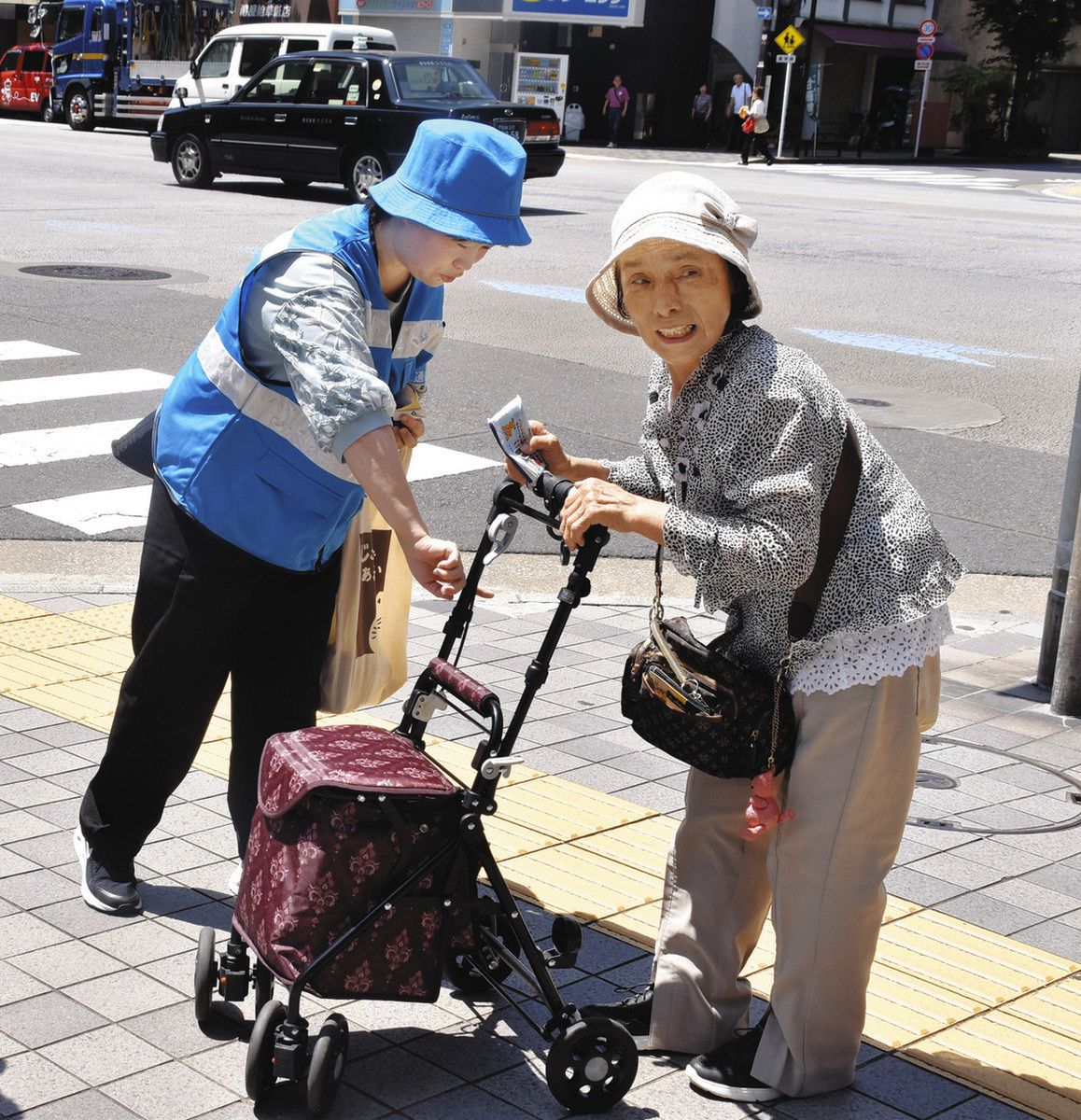 警視庁、事故回避へ啓発活動 高齢者 日常に潜む交通の危険 特に夜間は