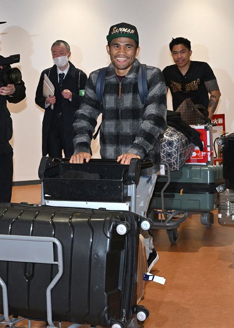 井上尚弥　対　マーロン•タパレス戦 RS席プレミアムチェア未開封　椅子 井上尚弥 vs マーロン・タパレス [ ハイライト ] - YouTube