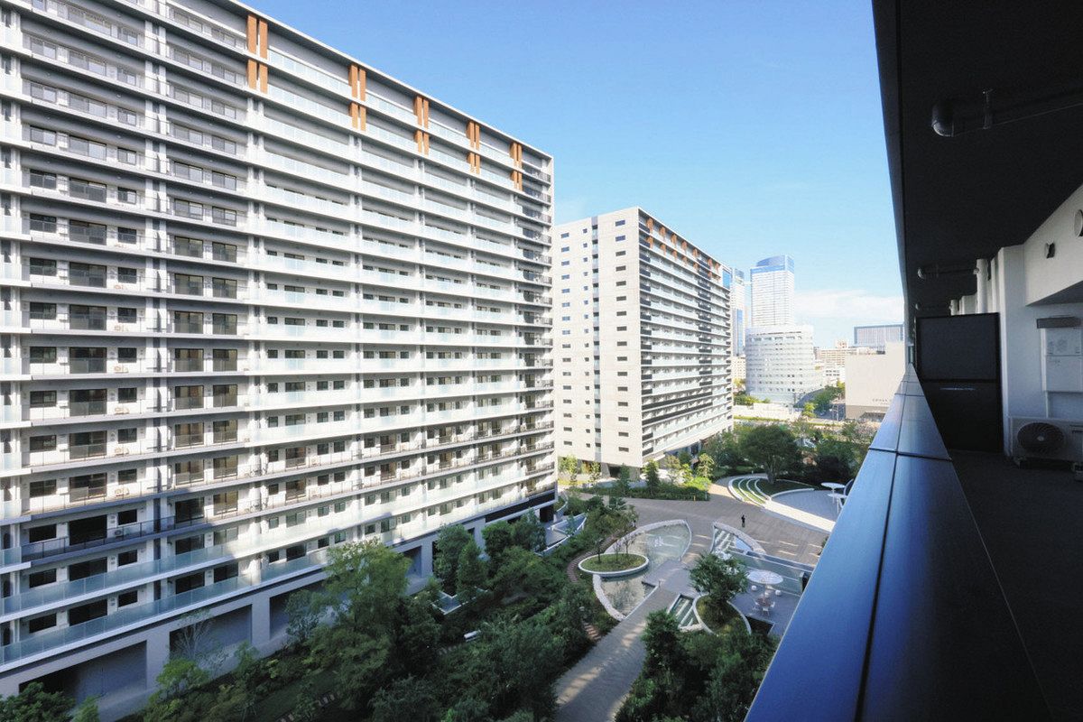 東京五輪・パラリンピックの選手村を改修した賃貸マンション棟＝いずれも中央区で 