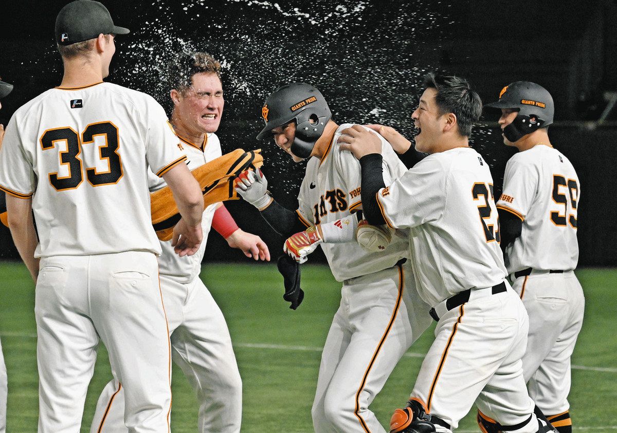 巨人のユニホームは背中に名前がないけど…「特別扱い」なの？ そもそも