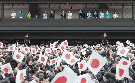 陛下 被災の苦労 身を案じてます 新年一般参賀に６万８０００人 東京新聞 Tokyo Web