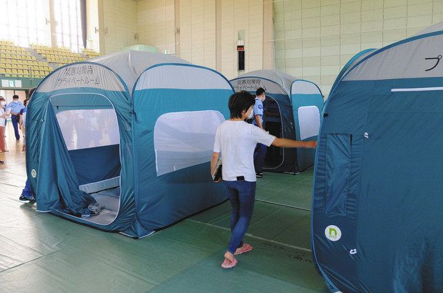 台風 コロナ対応 避難所運営訓練 横須賀市で初 ２メートル間隔にテント配置 東京新聞 Tokyo Web