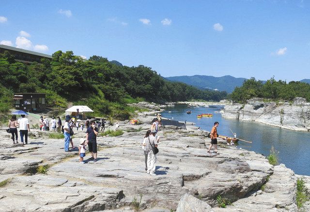 新型コロナ 明暗分けた夏休み 県内の観光客で盛況 六 七十代のツアー客なく 東京新聞 Tokyo Web