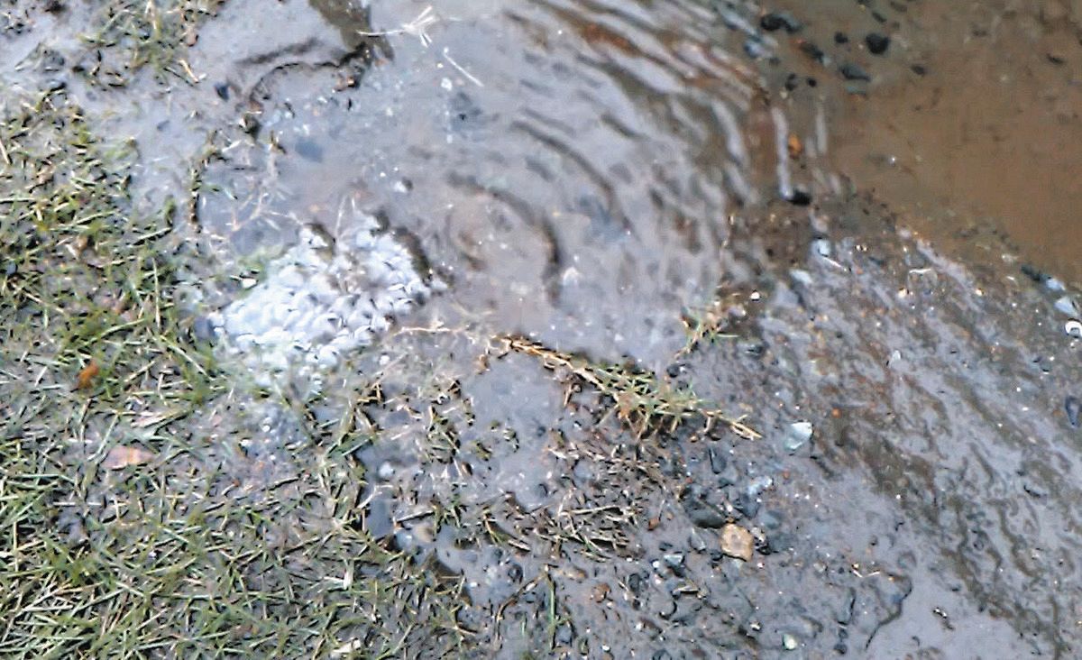 庭で水が…」気泡ふき出しリニアの掘削工事が中断 町田市の住民「調布