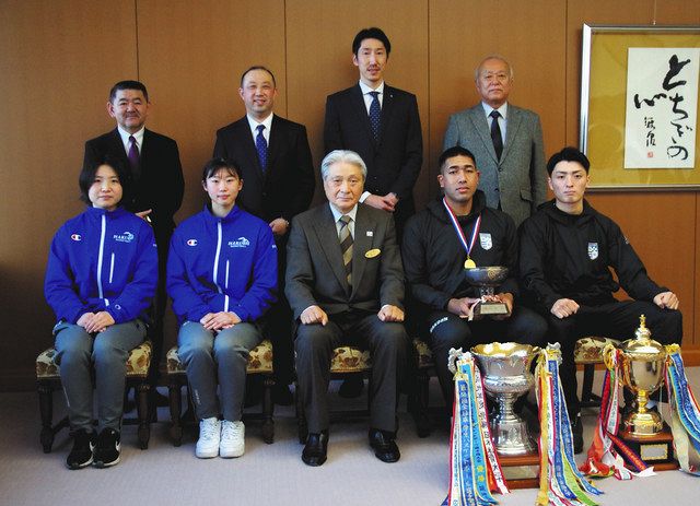 バスケ インカレ 初vの男子 2連覇へ精進 準vの女子 日本一目指す 白鴎大が知事に報告 東京新聞 Tokyo Web バスケ インカレ 初vの男子 2連覇へ精進 準vの女子 日本一目指す 白鴎大が知事に報告 東京新聞 Tokyo Web