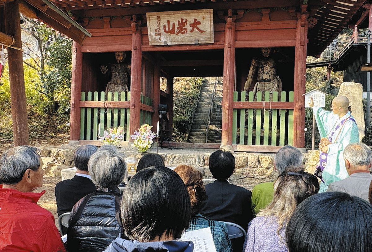毘沙門天、仁王像が本来の姿に 足利・大岩山最勝寺 21年の山林火災