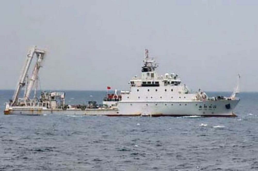 中国船尖閣沖で海洋調査か 再びEEZに、海保が中止要求：東京新聞