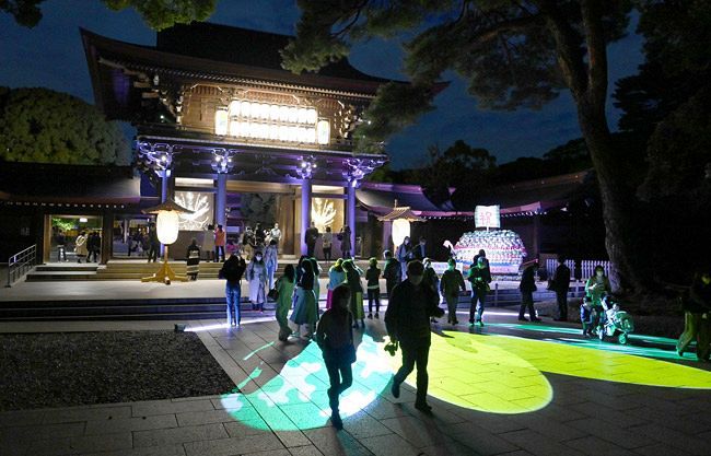 明治神宮で特別夜間参拝：東京新聞デジタル