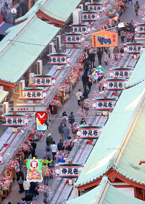 一足早く 正月ムード 浅草 仲見世 東京新聞 Tokyo Web