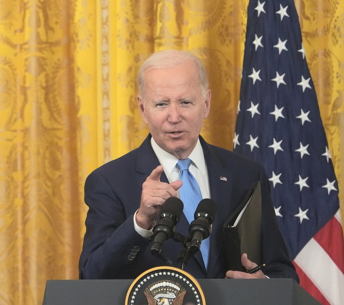 バイデン氏「大統領の権限乱用を防ぐ」 民主党の最高裁改革案を評価 トランプ氏の保守化に対抗：東京新聞デジタル