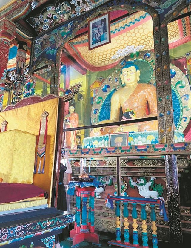 ウランウデ郊外の仏教寺院。ロシアのチベット仏教界はウクライナでの軍事作戦を支持する