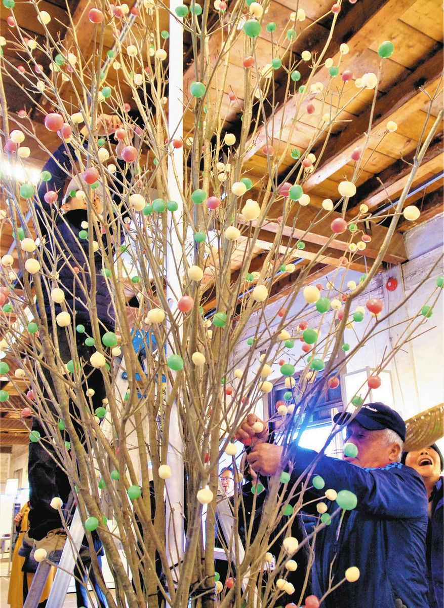 世界遺産 絹糸から伝統工芸江戸小紋の飾り物