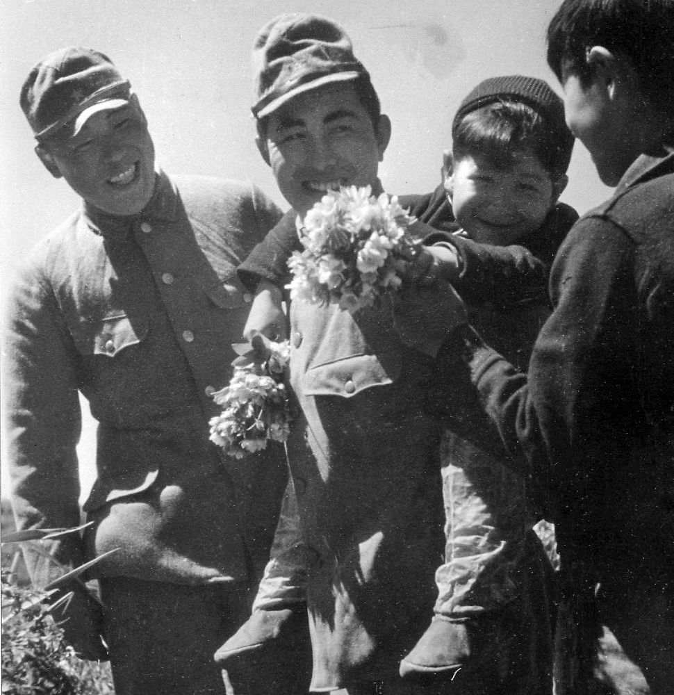 古写真 大量 白黒写真 戦前 戦後 学生 レトロ 家族 軍人 まとめ売り 古写真 大量 白黒写真 戦前 戦後 学生 レトロ 家族 軍人 まとめ売り