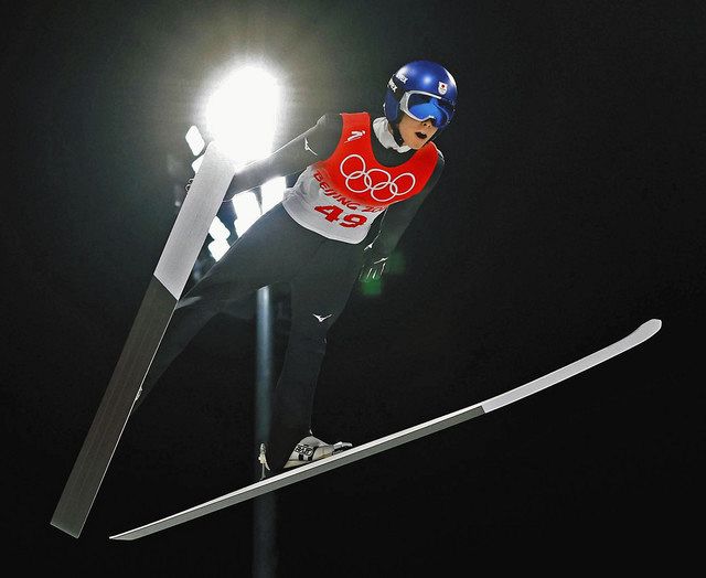 男子個人ノーマルヒル決勝 小林陵侑の1回目の飛躍(共同)