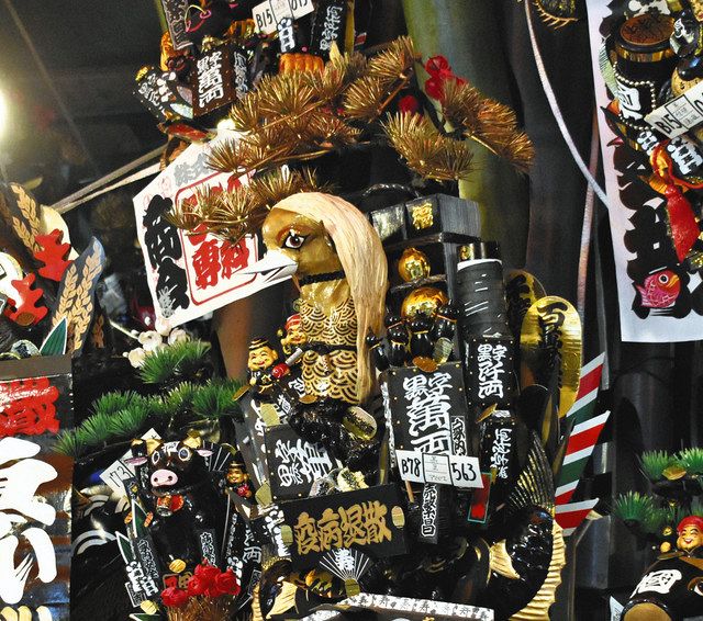 新型コロナ＞酉の市 手締めも控えめ 浅草・鷲神社で始まる 今年は