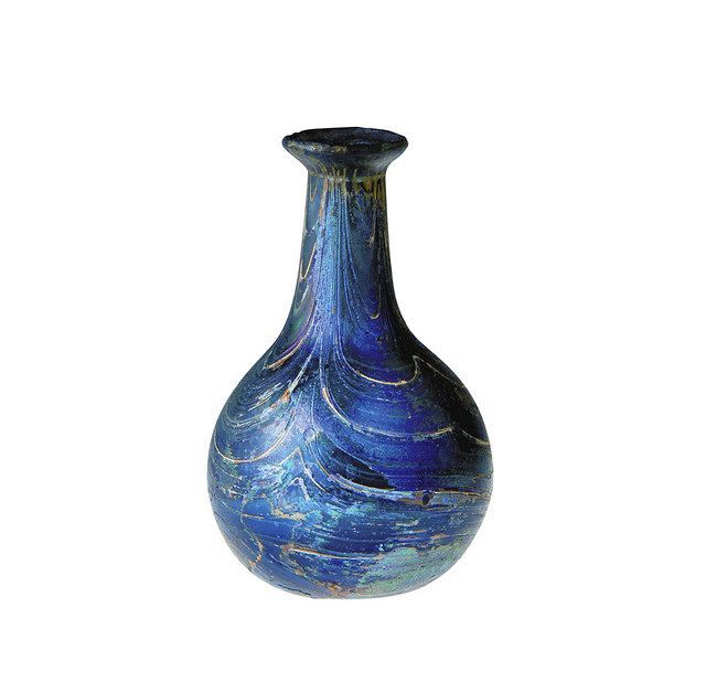 気品醸す造形美 香りの器 高砂コレクション展：東京新聞デジタル