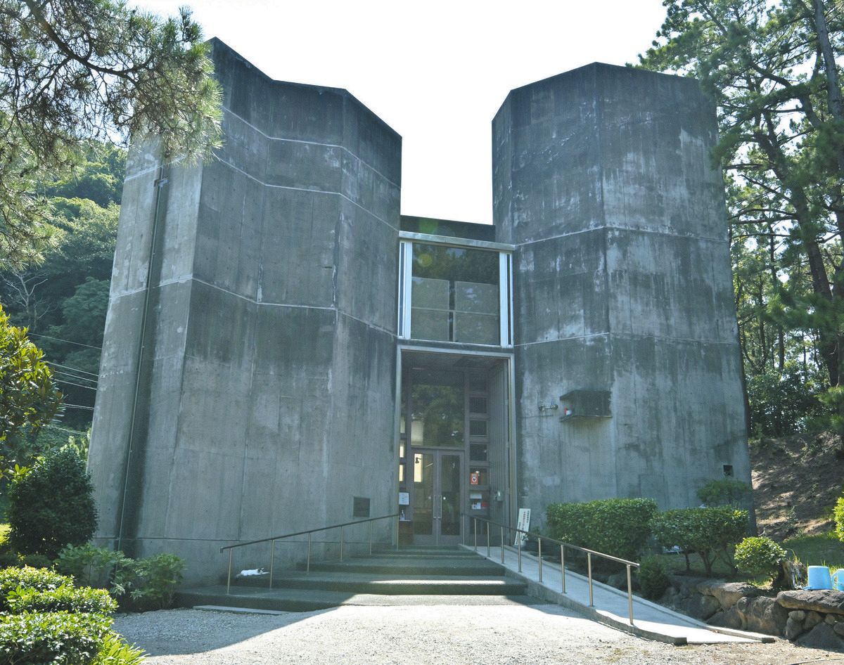 芹沢光治良の「魂の記録」 広島に原爆が落とされた10年後、フランスの