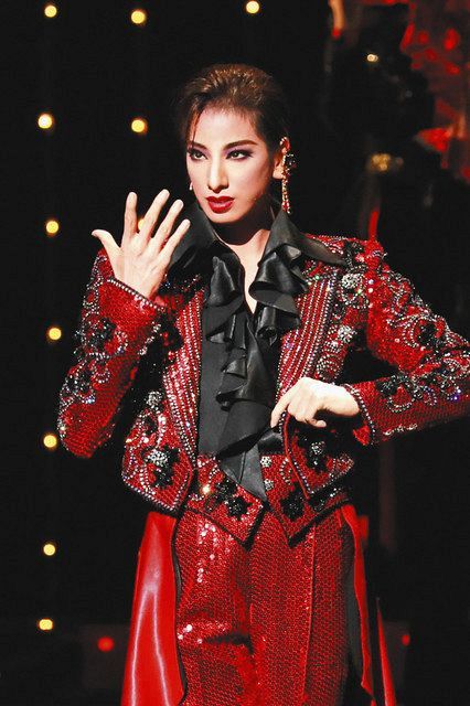 Enjoy！おうちで宝塚＞ 19年公演の名曲を堪能：東京新聞